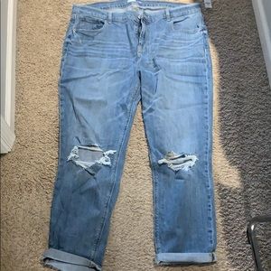 BRAND NEW with tags old navy boyfriend crop jeans.
